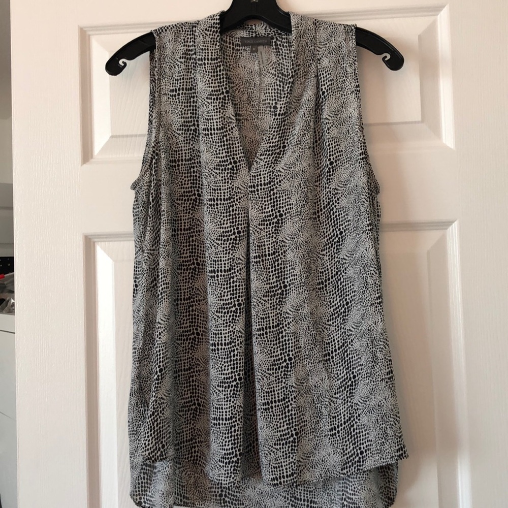 Vince Camuto v neck pleat front sleeveless top